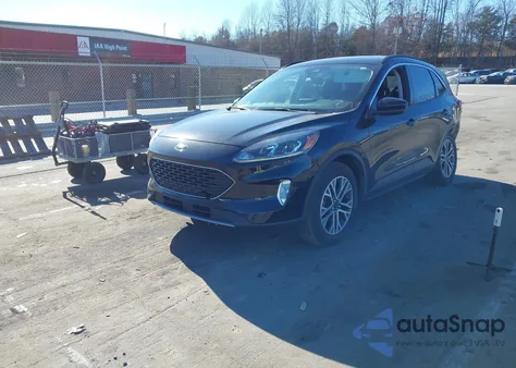 2021 Ford Escape Sel z USA, uszkodzony, nr VIN 1FMCU0H67MUB32533